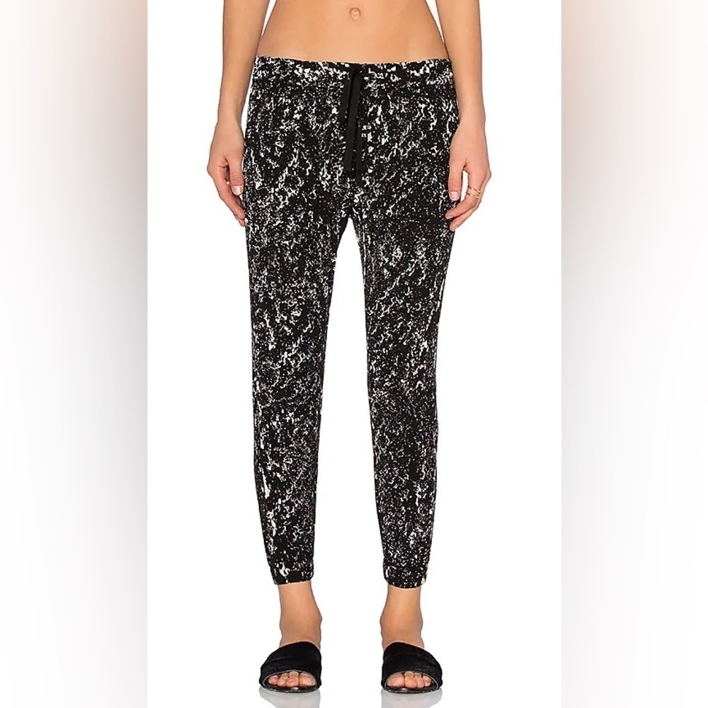 Revolve Enza Costa Lounge Pant in Chalk Print size 1